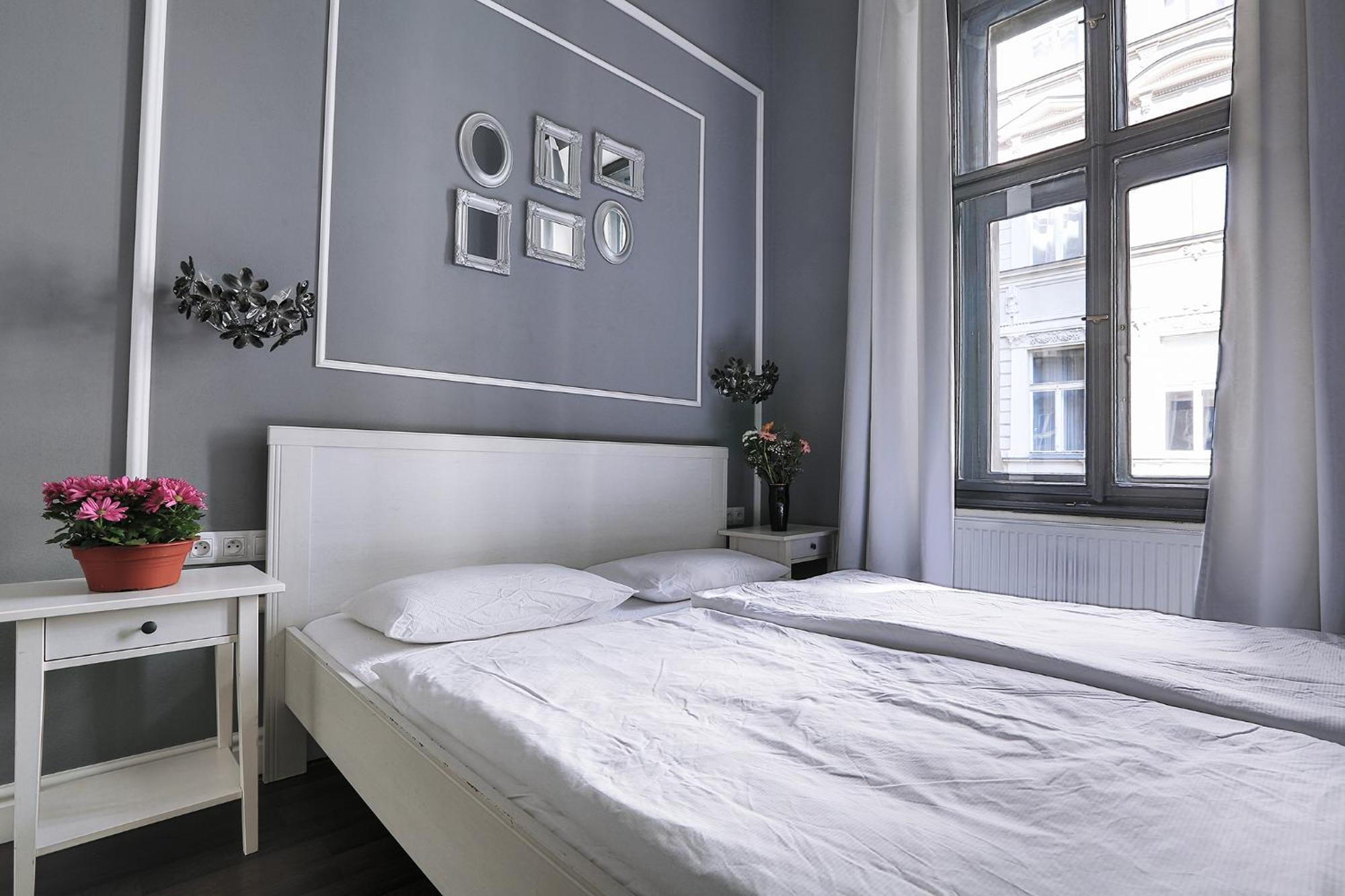 Two-Bedroom Haven In The Old Town Прага Экстерьер фото
