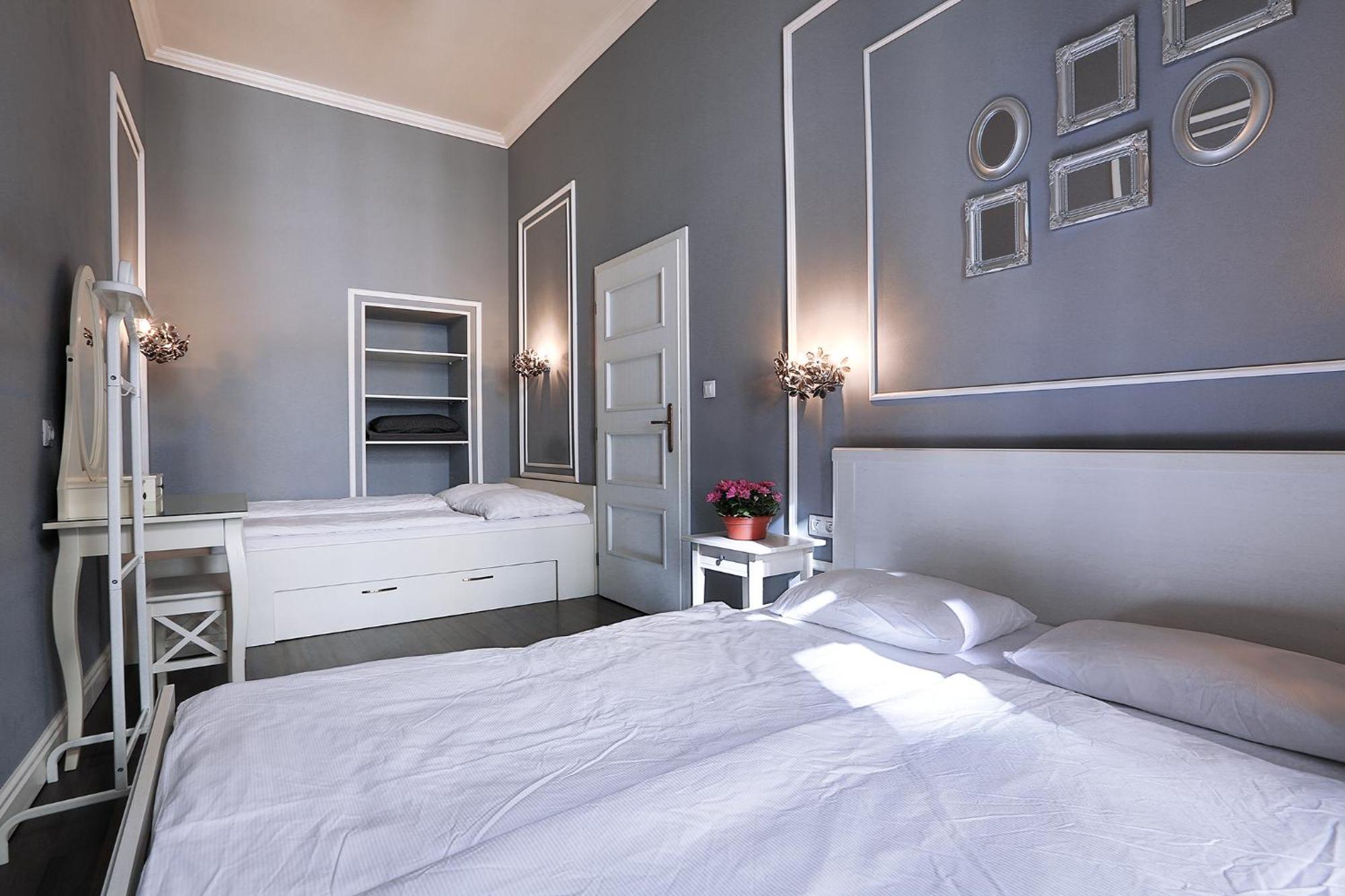 Two-Bedroom Haven In The Old Town Прага Экстерьер фото