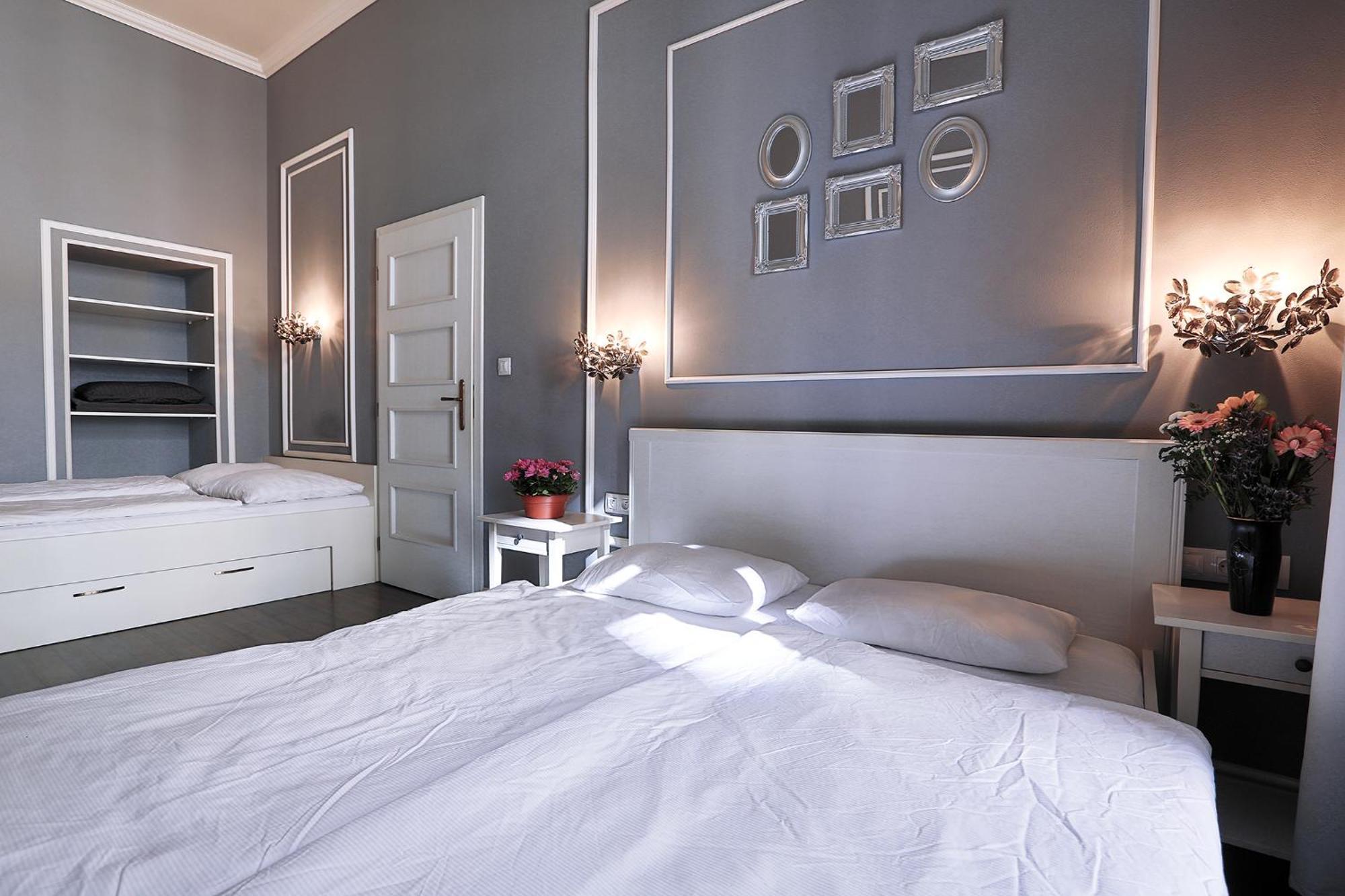 Two-Bedroom Haven In The Old Town Прага Экстерьер фото